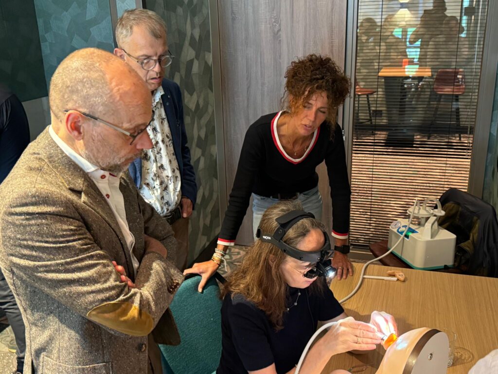 Alsoka Medical Training Droge Gehoorgang Reiniging voor Audiciens